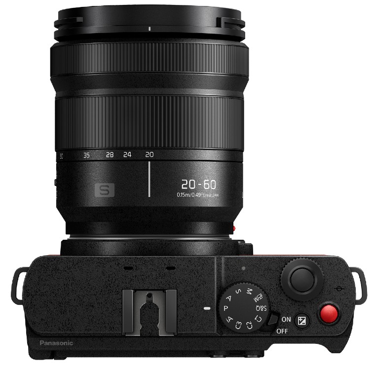 Panasonic Lumix S9 Housing Carmine Red + Lumix S 20-60mm F/3.5-5.6 L mount - Image 3