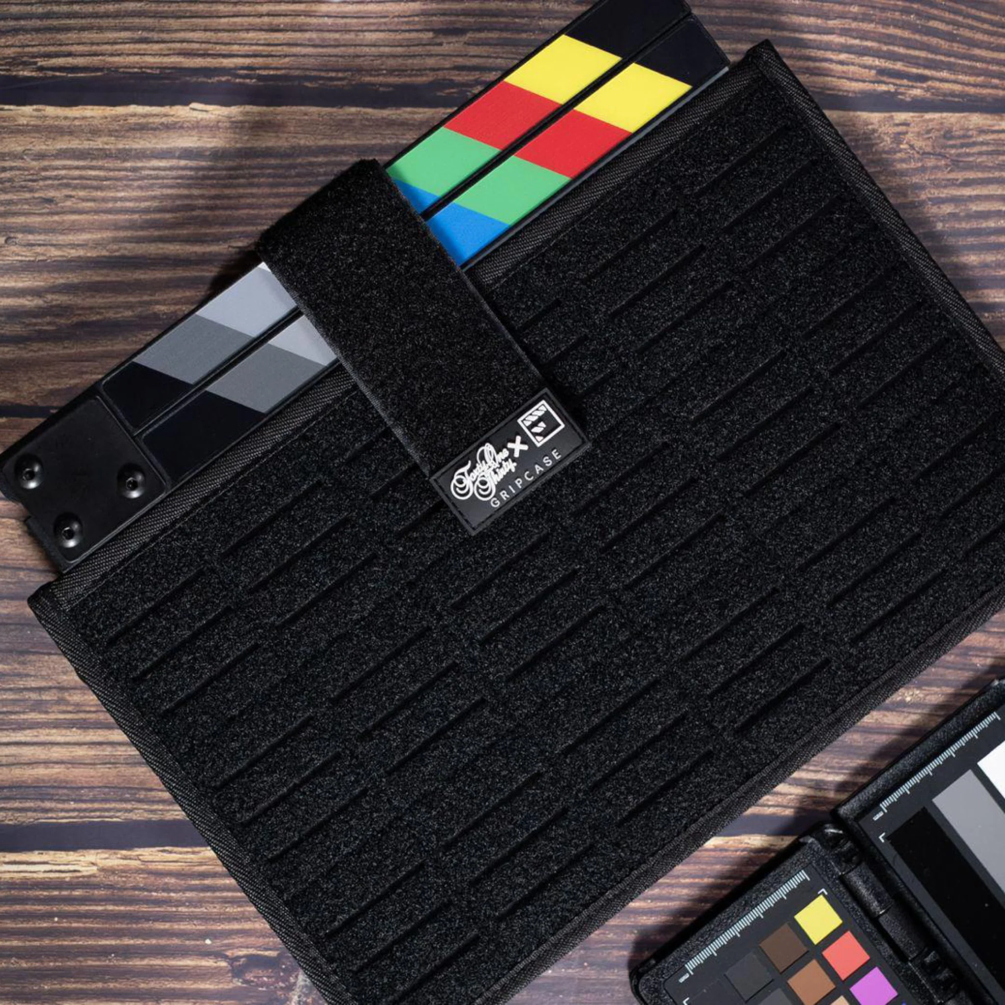 Filmsticks Wet Weather Gripsticks Clapperboard Kit (USA) - Medium - Image 3