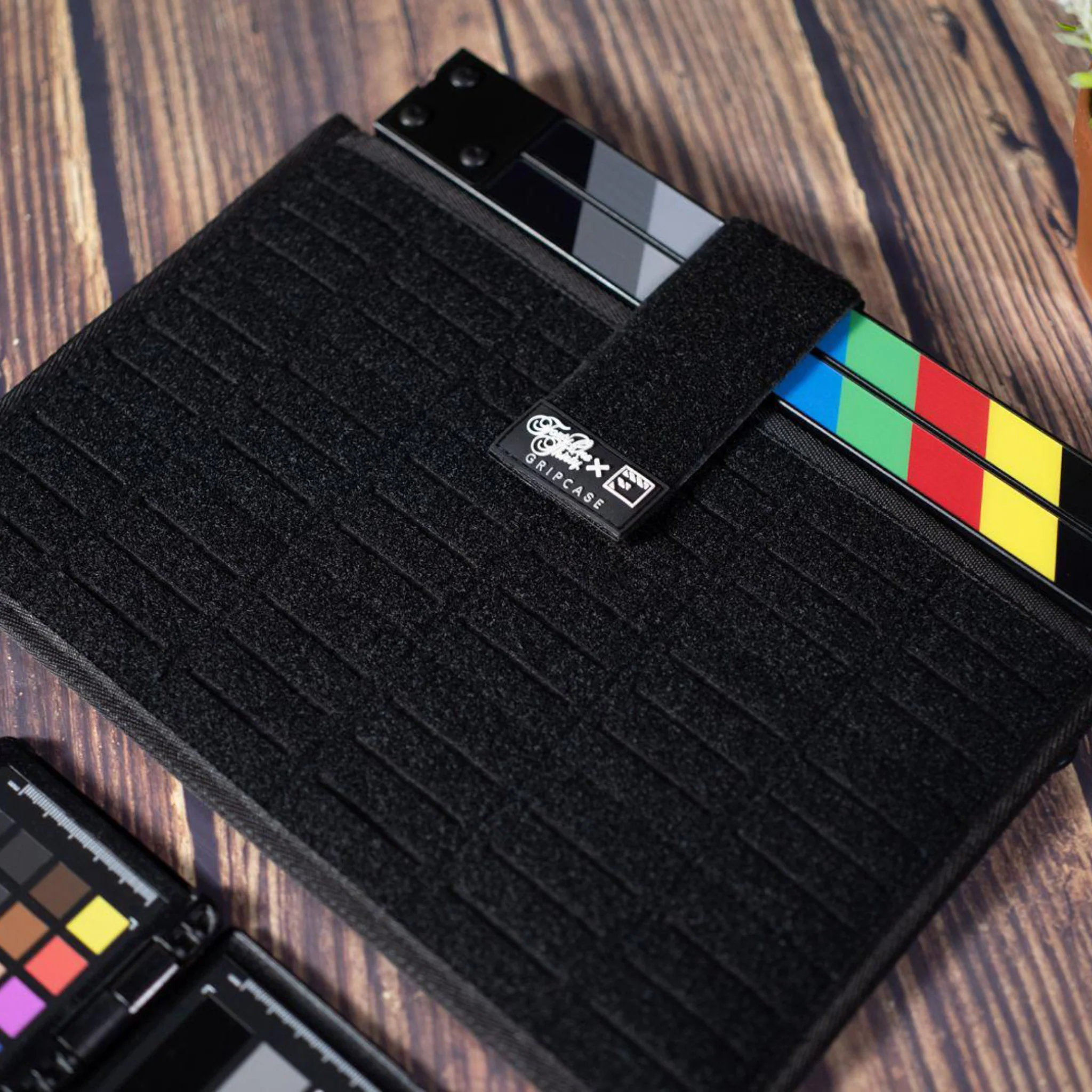 Filmsticks Wet Weather Gripsticks Clapperboard Kit (USA) - Medium - Image 4