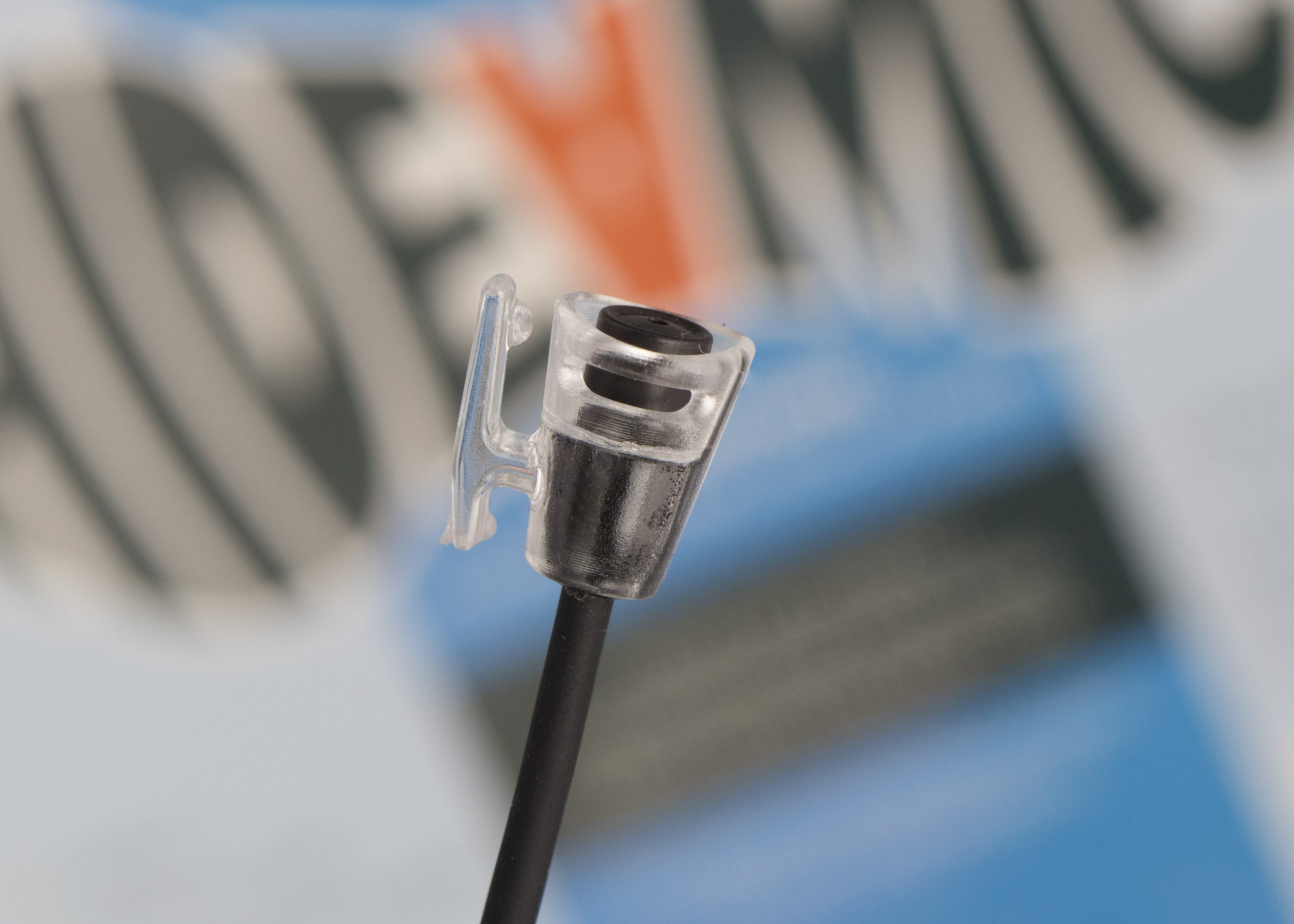 Hide-a-mic Shirt holder for Sennheiser MKE2 - Image 7