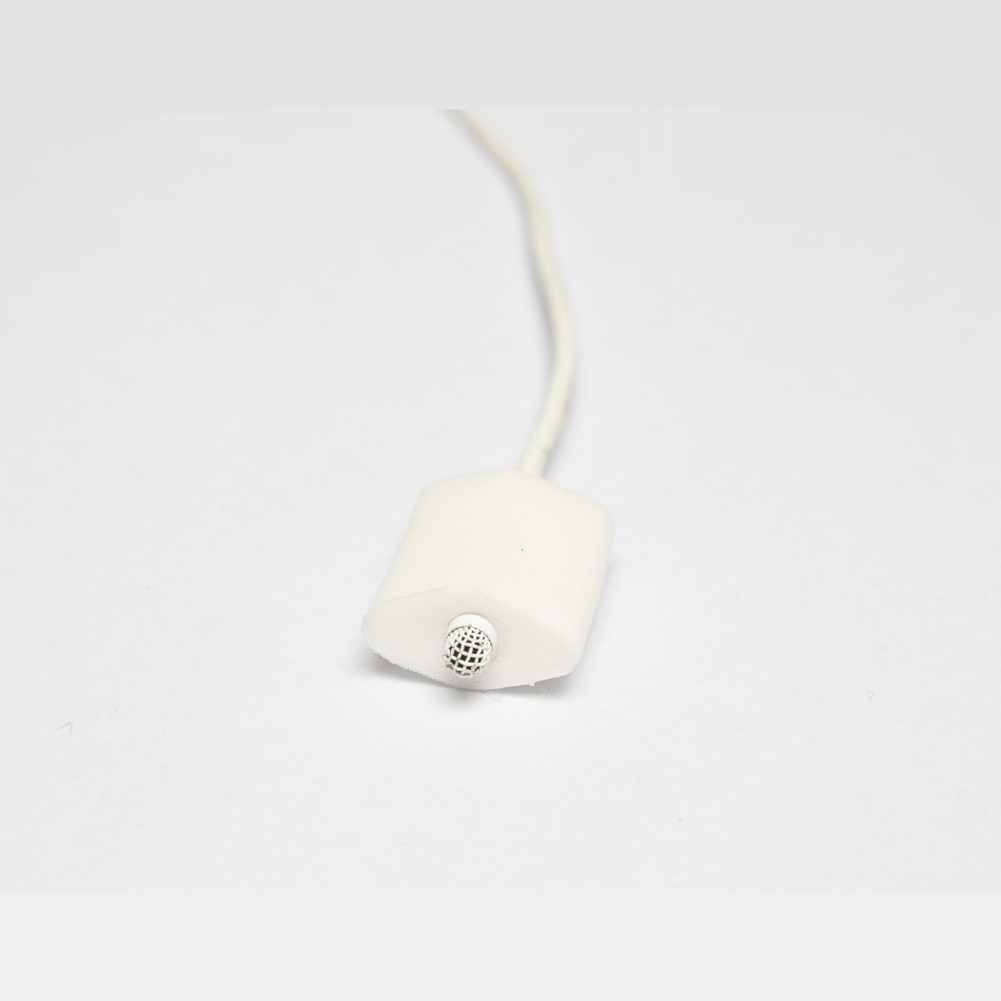 Hide-a-mic Foam-O Regular universal foam microphone mounts - White