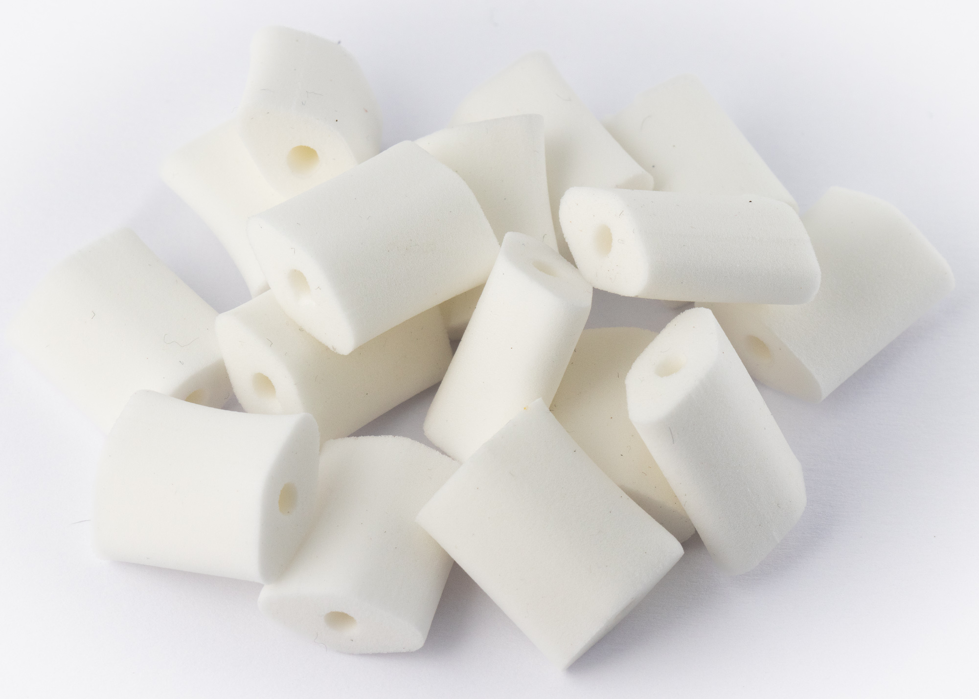 Hide-a-mic Foam-O Regular universal foam microphone mounts - White - Image 3