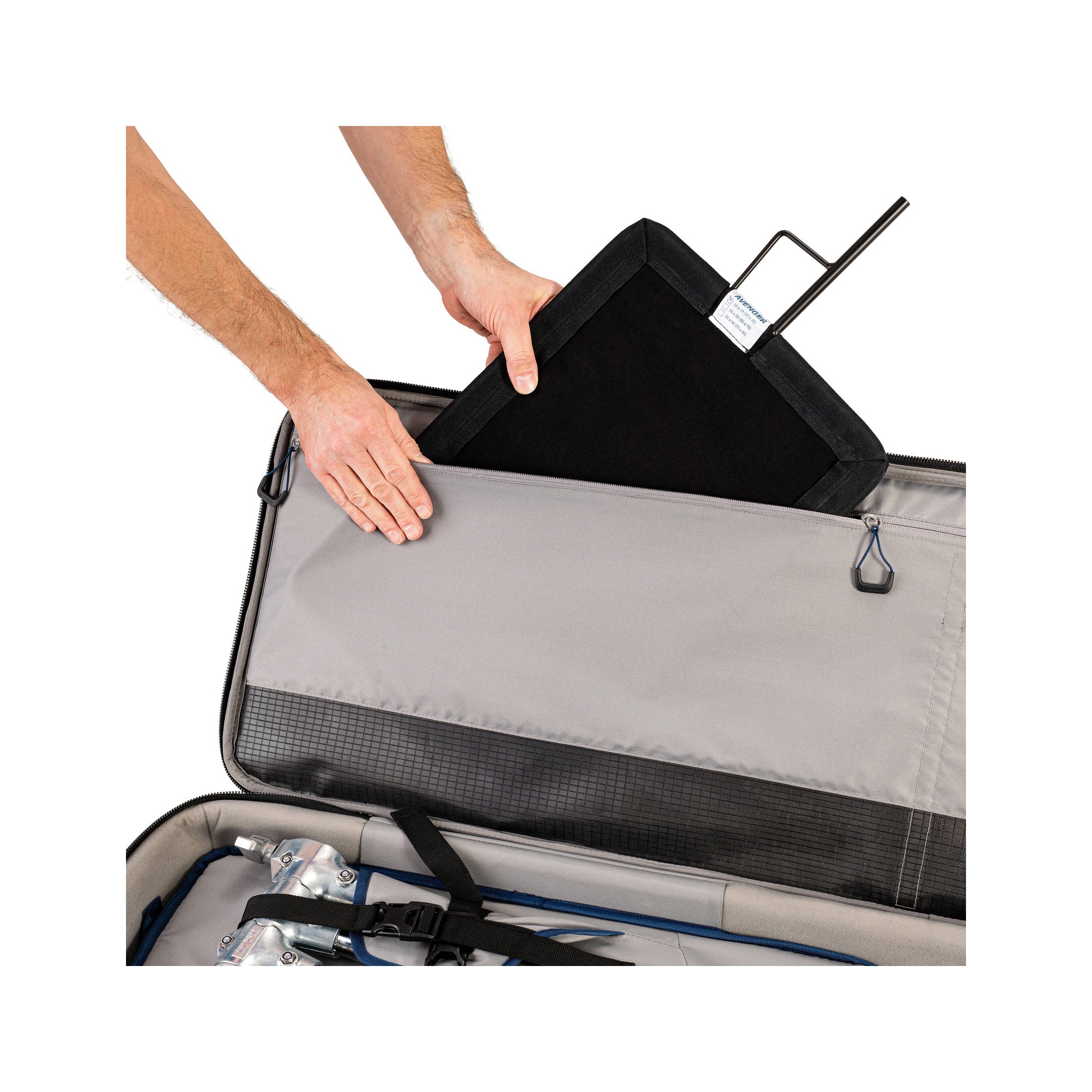 Avenger Triple C-Stand Roller Case