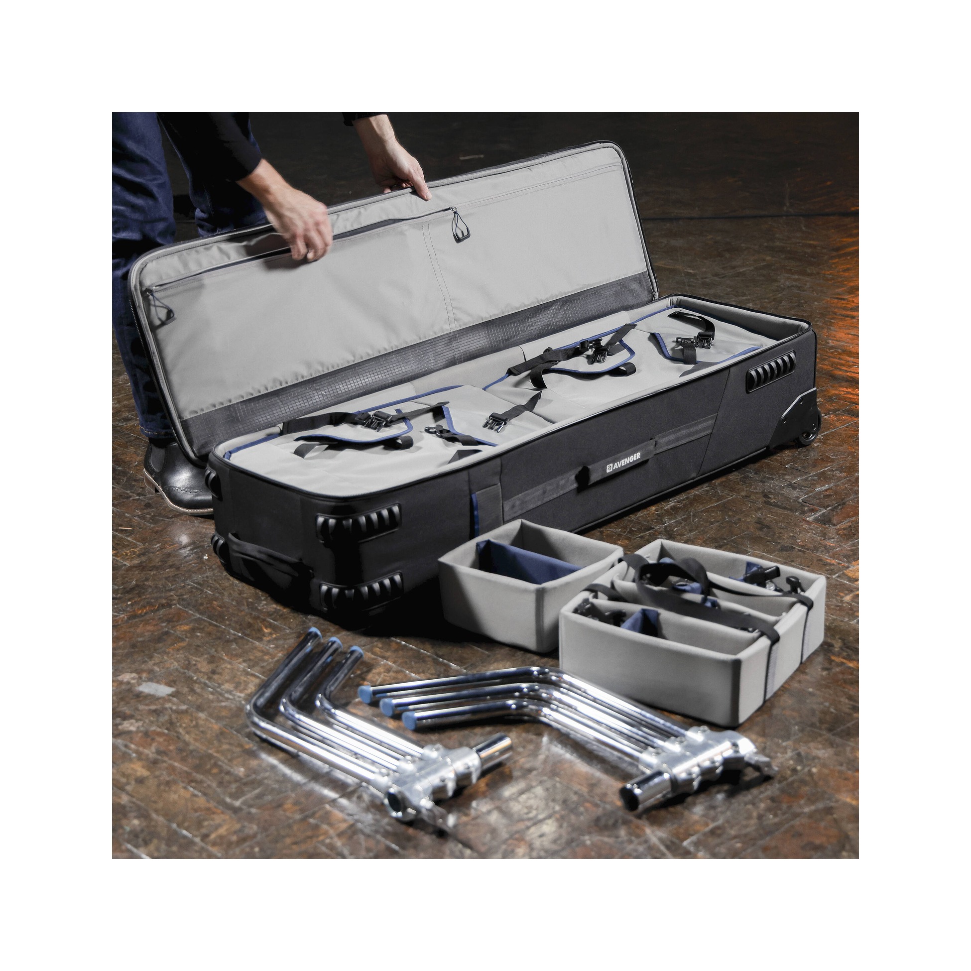 Avenger Triple C-Stand Roller Case