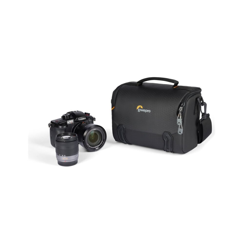 Lowepro Adventura SH 140 III Shoulder Bag (Black)