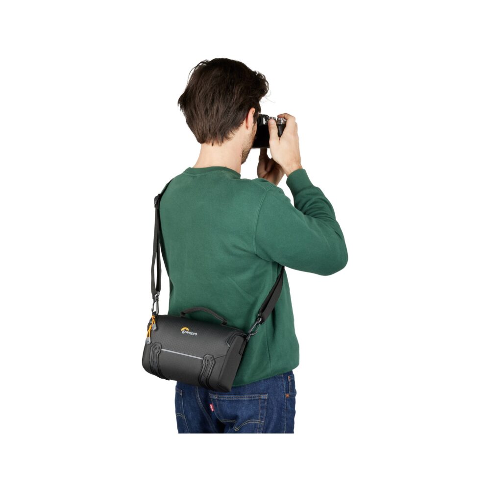 Lowepro Adventura SH 160 III Shoulder Bag (Black)
