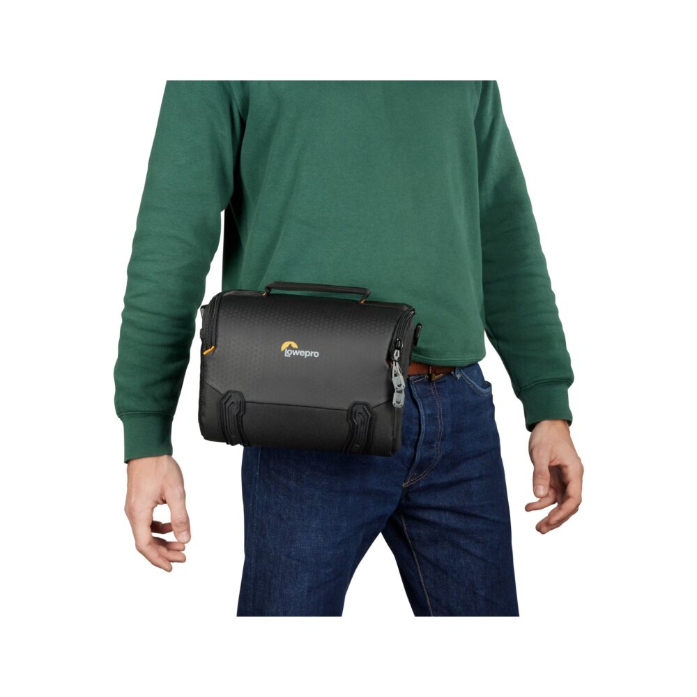 Lowepro Adventura SH 160 III Shoulder Bag (Black)