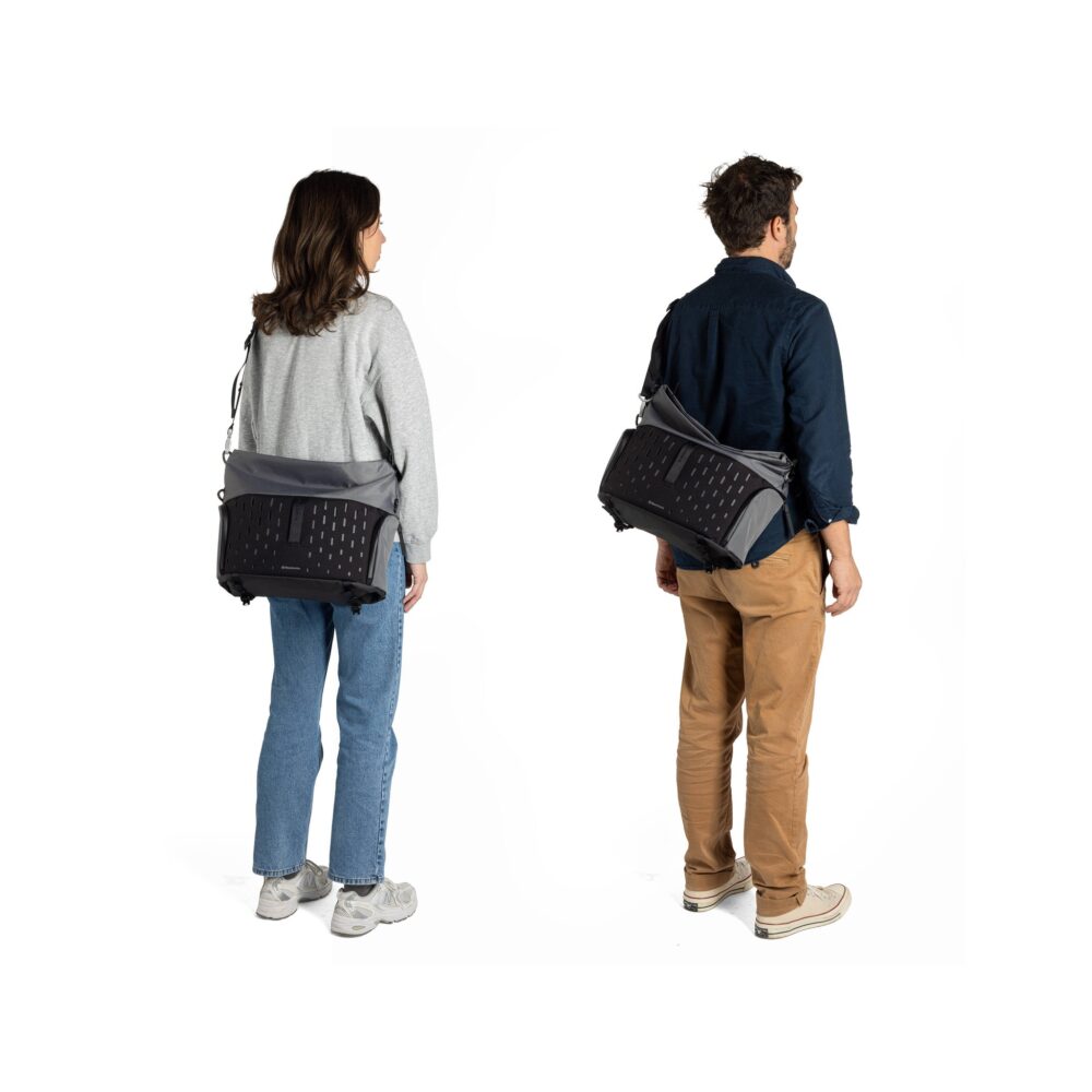 Manfrotto Uncover Messenger Bag (Black, 12L)