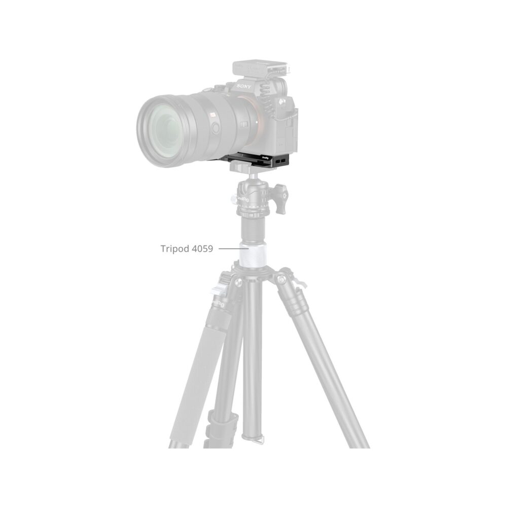 SmallRig 6033 Baseplate with AirTag Slot for Sony a7 V / a7R V / a7 IV / a7R IV / a7S III / a1