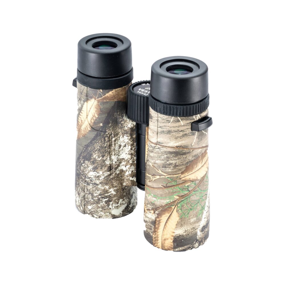 Vanguard 10x42 Vesta Binoculars - RealTree Edge Camo