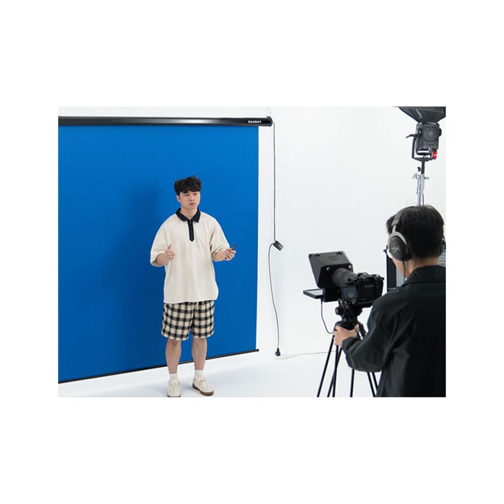 RAUBAY 6.7′ x 7.2′ Motorized Pull Down Blue Screen