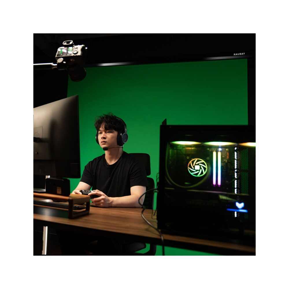 RAUBAY 6.7′ x 7.2′ Motorized Pull Down Green Screen